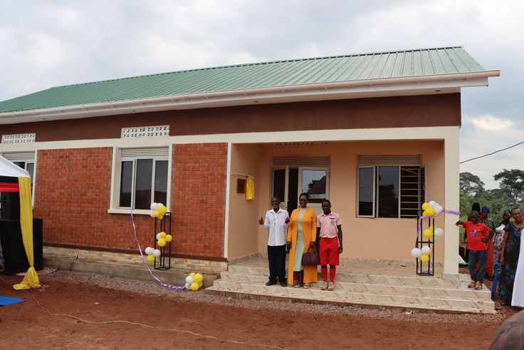 Government hands over homes to Nakaseke veterans