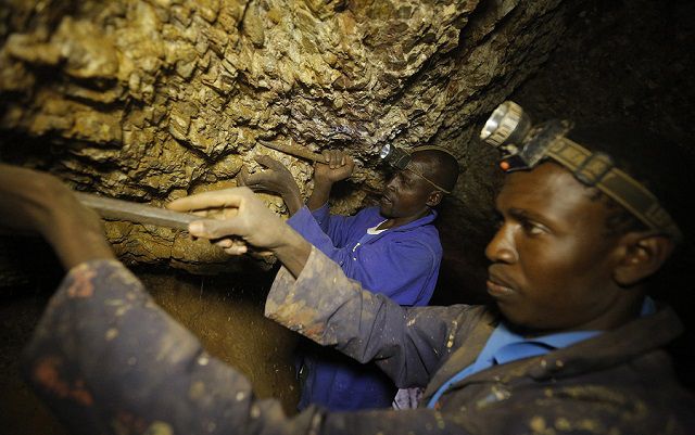 Gold miners in Uganda
