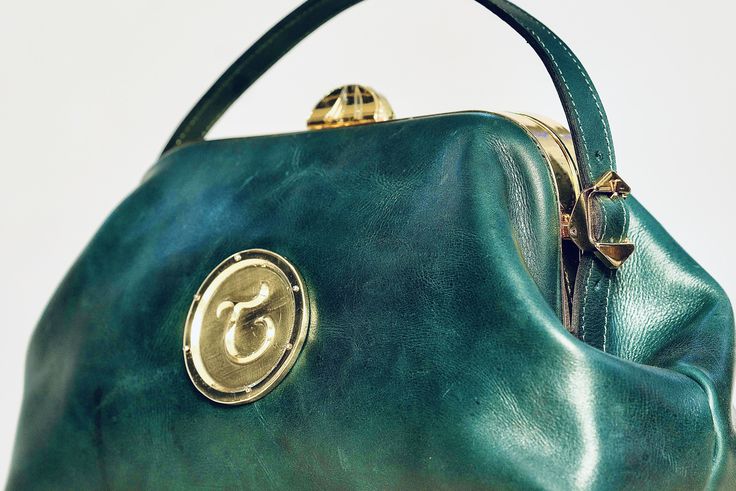 Tanqueray’s Showtime debuts Nende limited edition Discreet purse