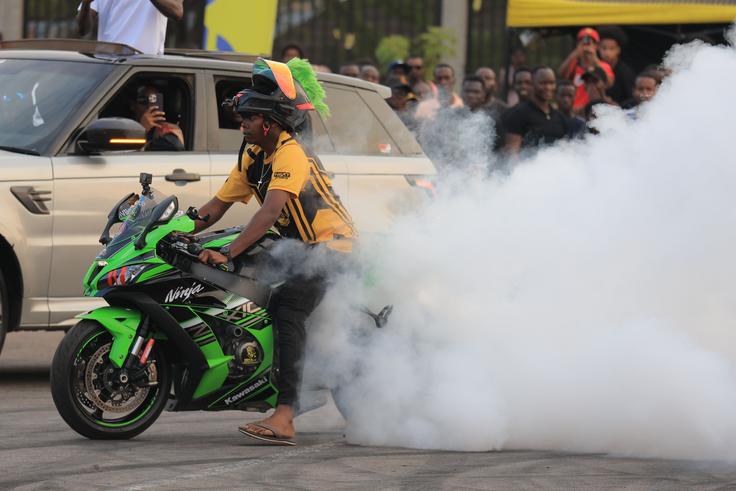 Kololo Auto Show thrills crowds with roaring engines, drifting