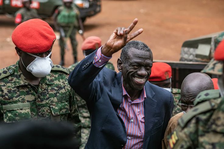 Besigye’s charged with possession of guns, remanded till December