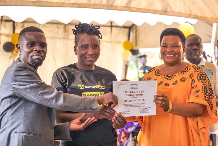 Arua leaders hail MunguFeni Foundation for empowering local youths 