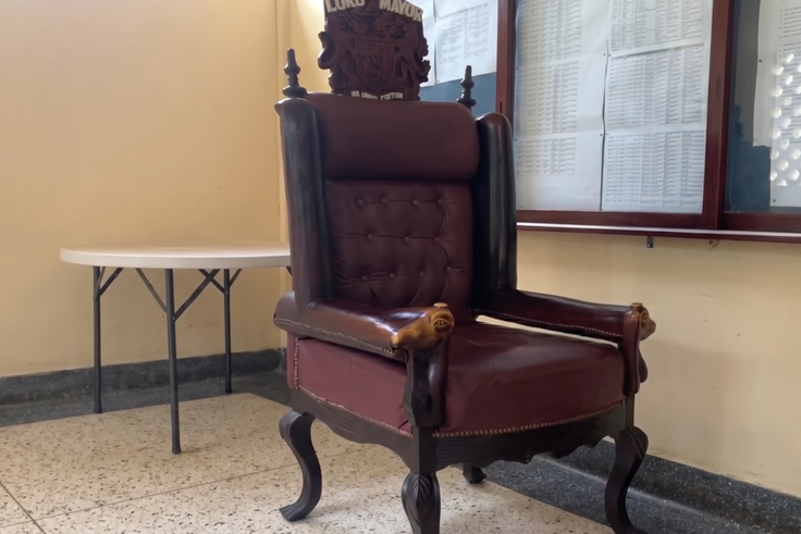 Public reacts as Balimwezo rejects ‘old fashioned’ Lord Mayor’s chair’