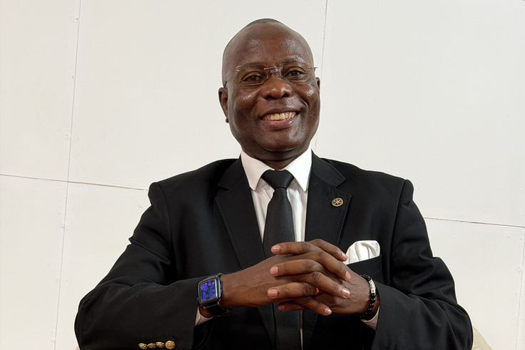 Asan Kasingye scares off robbers with gun in brazen midnight attack