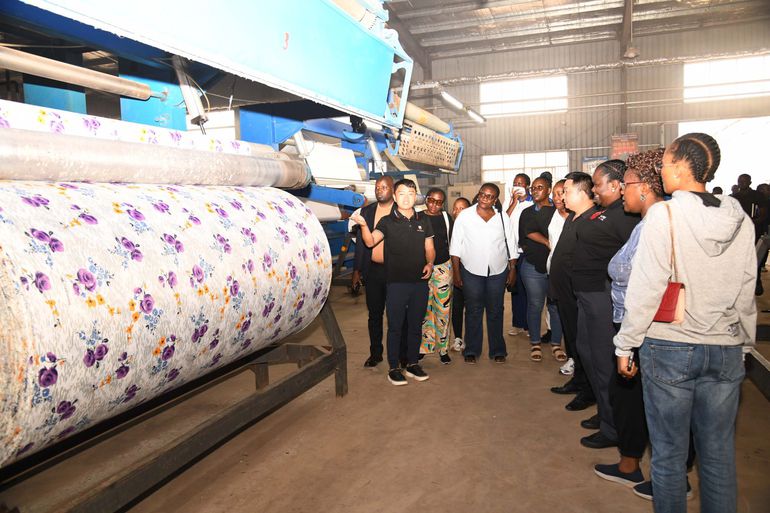 The visit followed a financial cooperation seminar held in Shanghai