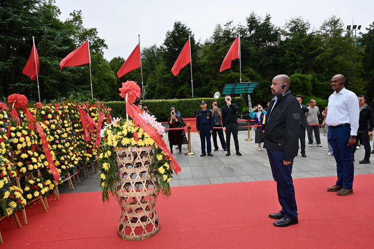 Gen Kainerugaba visits Mao Zedong’s birthplace
