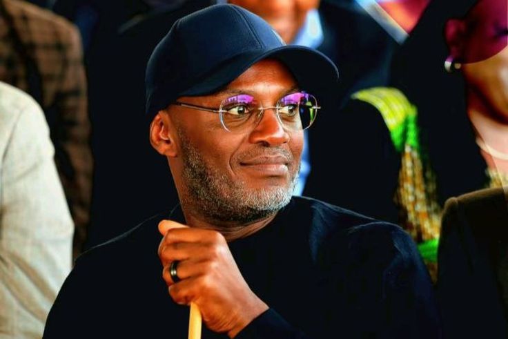 VIDEO: Andrew Mwenda exposes his freaky side