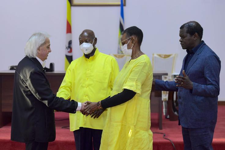 Benny Hinn blesses Museveni, extends Uganda visit
