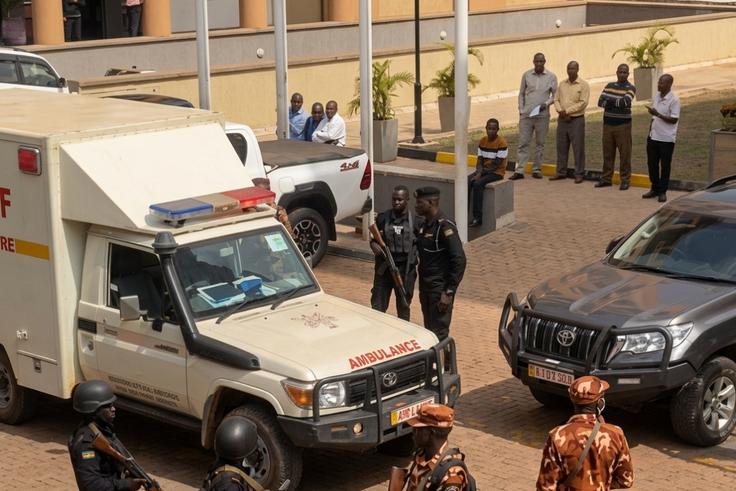 Breaking: Besigye collapses in court, rushed to hospital