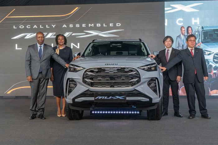Trade CS Lee Kinyanjui, Managing Director, Isuzu East Africa, Rita Kavashe, President, Isuzu Motors International Operations (IMIT), Junichi Kubo and Engineering VP Isuzu Motors Company Thailand (IMCT), Keizo Yoshimura, unveil the Isuzu mu-X luxury SUV
