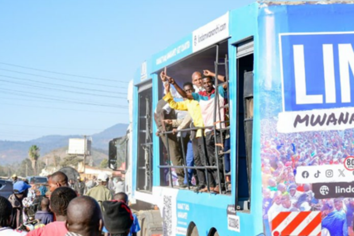 Linda Mwananchi Movement caravan at a rally in Meru. (Image: Linda Mwananchi)