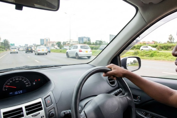 How to read fuel levels in case of fuel gauge failure