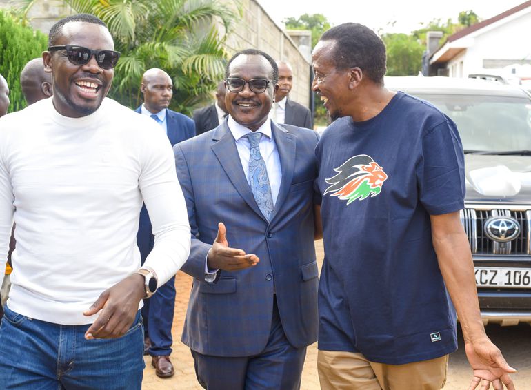 MP Sylvanus Osoro and CS Julius Ogamba when they visited Senator Richard Onyonka at his home in Kitengela
