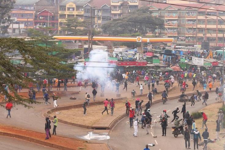 Police clash with protestors in Roysambu