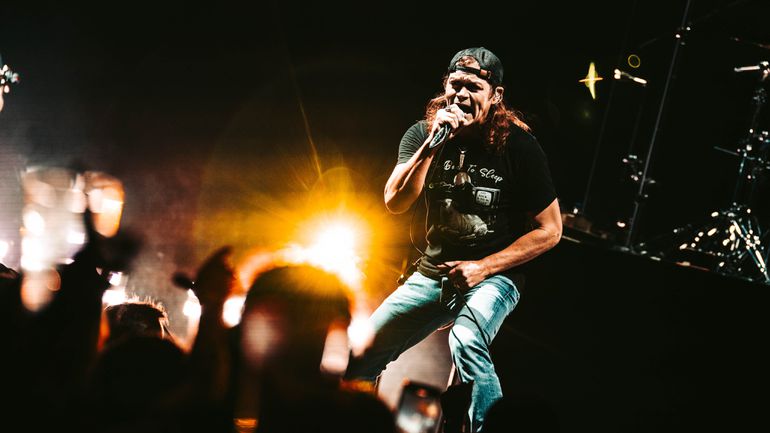 3 Doors Down frontman Brad Arnold performing in Grand Rapids, Michigan in November 2024