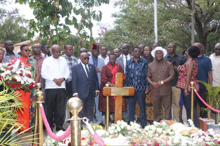 How visits to Raila’s gravesite are shaping 2027 elections