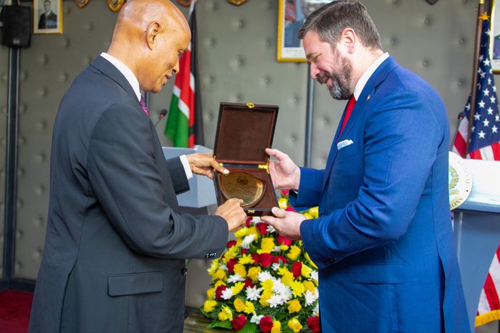 DCI Director Mohamed Amin hosted the Co-Deputy Director of the Federal Bureau of Investigation (FBI) Andrew Bailey, during a high-level visit to the DCI Headquarters at Mazingira Complex, Nairobi.