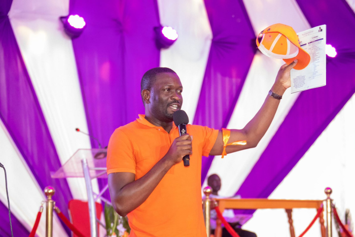 Edwin Sifuna addressing mourners at the burial of Charles Ong’ondo Were who served as Kasipul MP until his death.