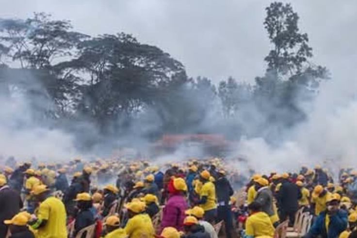 Scores injured, cars burnt as police fire tear gas at DP Kindiki’s event in Embu