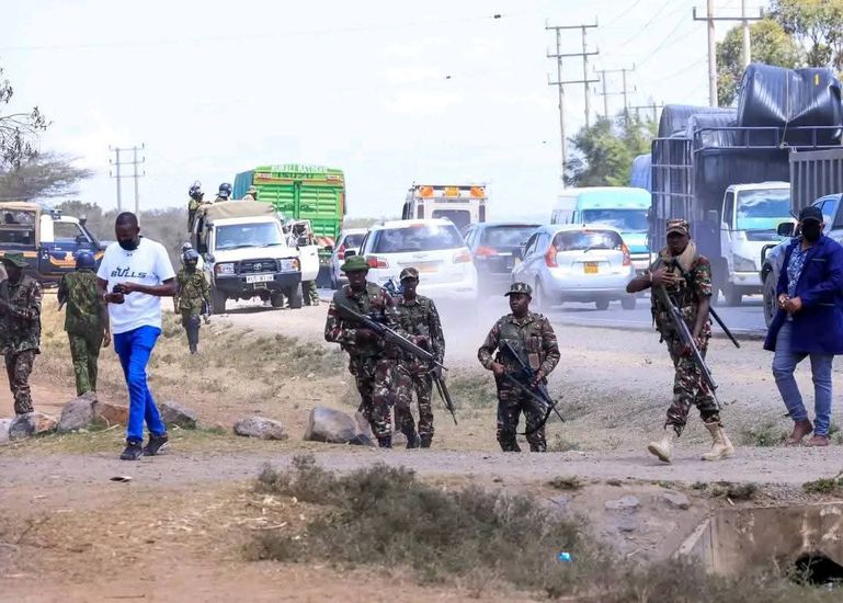 Police officers at the 'Linda Mwananchi' tour in Kitengela