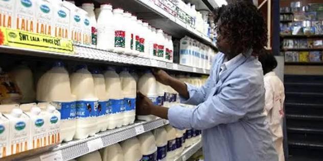 The informal market (local milk bars, mobile vendors, direct farm sales) handles 80% to 85% of total milk sales (Image: Files)