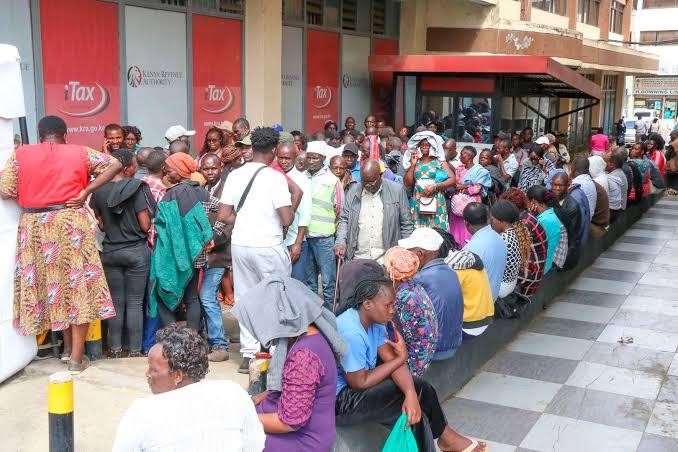 A section of Kenyans queuing at KRA offices to beat the tax return deadline in 2025 (Image: Files)