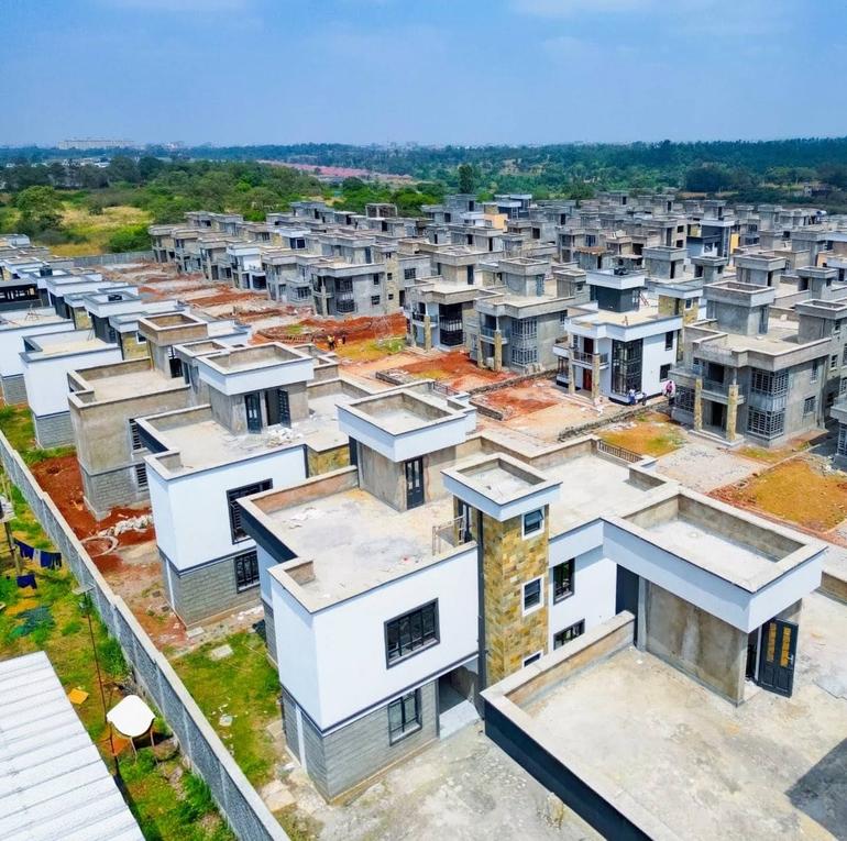 Flat roof designs have become a staple of contemporary architecture, offering clean lines, minimalist aesthetics, and the versatility to utilize the rooftop as a functional terrace or green space (Image: Files)