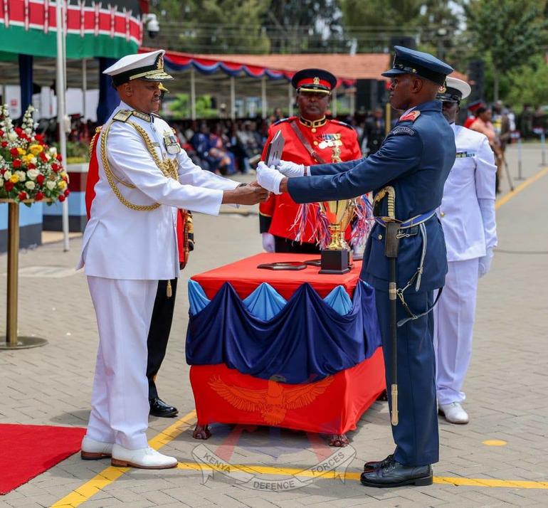 Chief of the Defence Forces (CDF), General Charles Kahariri gives an award during the Specialist and Special Duty Officer Cadets Intake 01/26 Commissioning Parade at the Kenya Military Academy (KMA), Lanet on September 17th, 2026 (Image: KDF)
