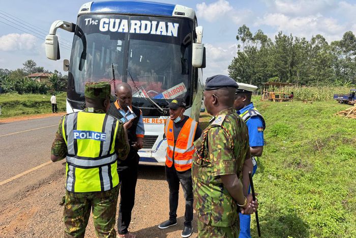 NTSA officers during a crackdown along Maseno -Busia road in Siaya County.