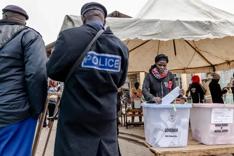 Kenyan police keep watch during a previous national election (Image: Files)