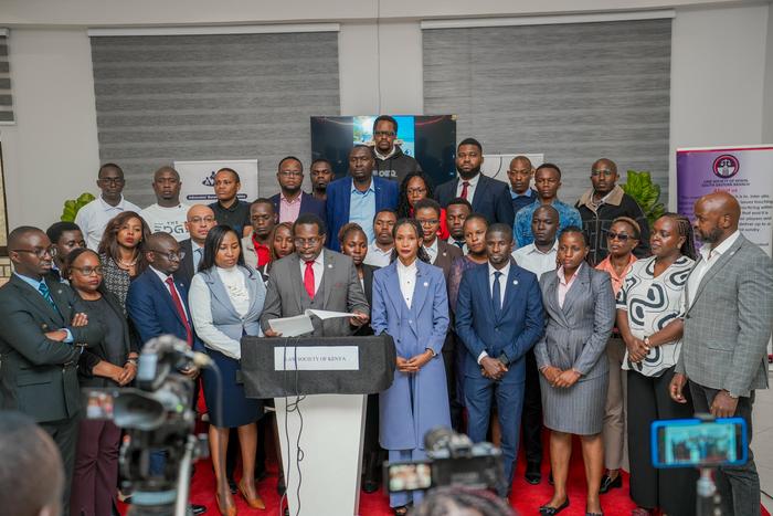 LSK President Charles Kanjama addressing the press