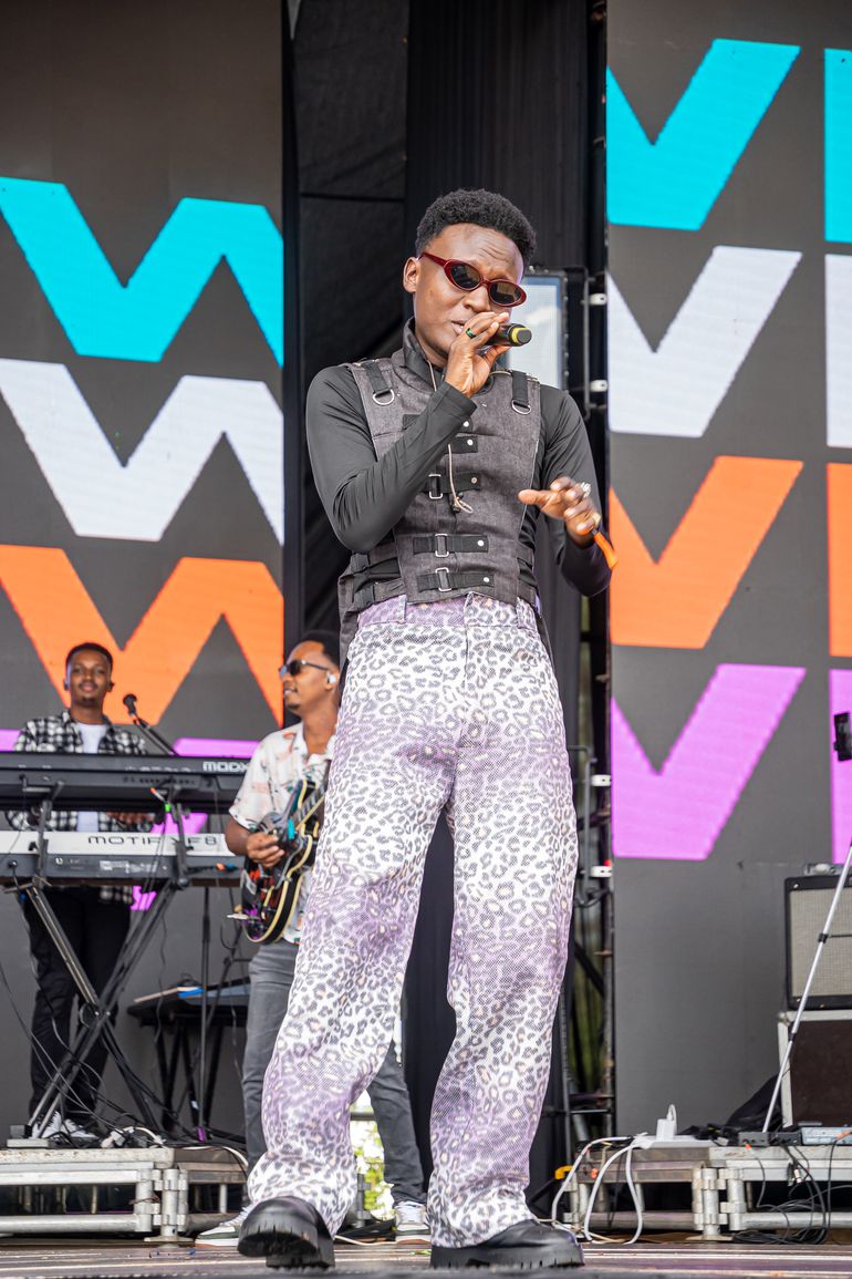 Shad Mziki Perfoming On The Live Stage at B&W