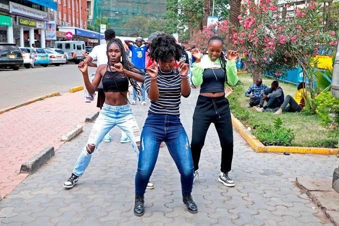 Nairobi’s central business district (CBD) has transformed into a vibrant open-air stage where young content creators gather on weekends to perform synchronized routines and viral TikTok challenges (Image: Files)