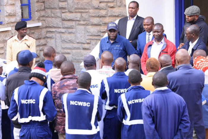 Nairobi Governor Johnson Sakaja with Nairobi Water workers at a past inspection exercise. (Image: Sakaja Arthur Johnson)