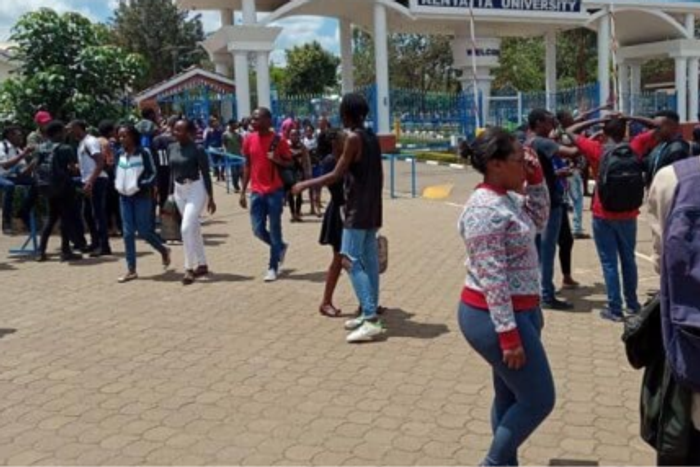 Students outside Kenyatta University gate
