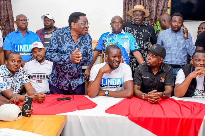 Linda Mwananchi movement leaders in Trans Nzoia County hosted by Governor George Natembeya. (Image: Linda Mwananchi)