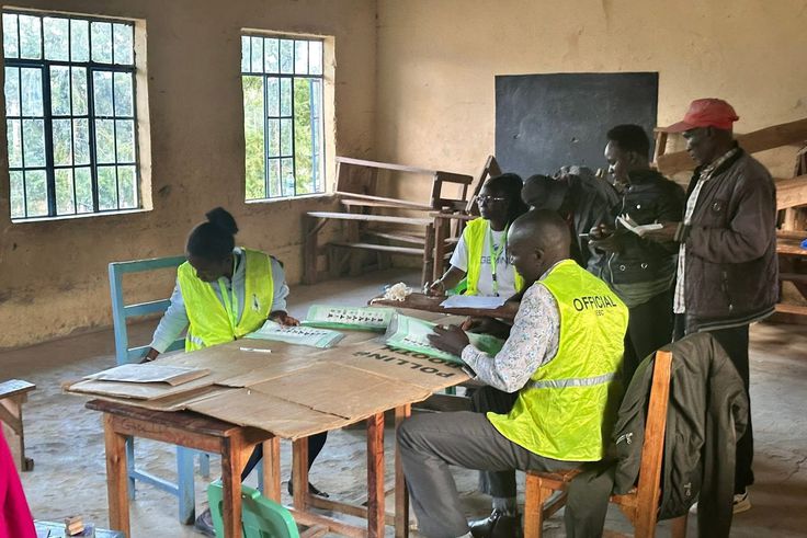 IEBC staff counting votes