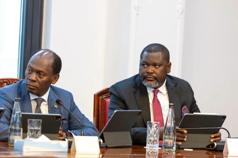 Cabinet Secretaries William Kabogo and Geoffrey Ruku follow proceedings during the meeting held at State House, Nairobi (Image: Files)