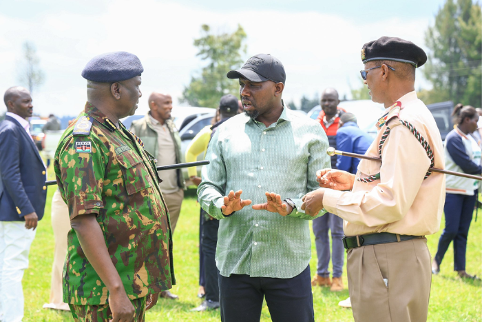 Inspector General of Police Douglas Kanja with Interior Cabinet Secretary Kipchumba Murkomen in Kuresoi South