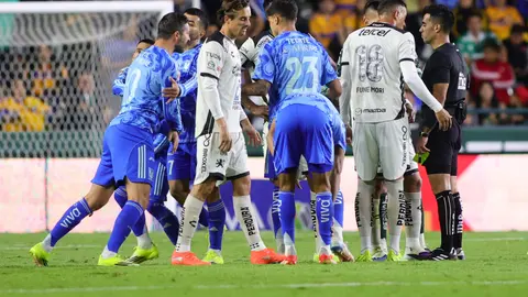 Gignac es expulsado por primera vez en Liga MX y Lainez salva a Tigres con golazo en León
