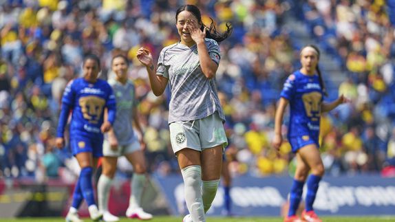 Scarlett Camberos se luce en goleada del América Femenil sobre Pumas
