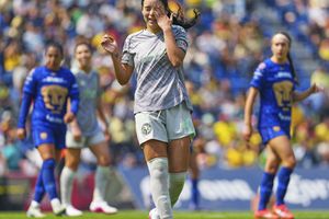 Scarlett Camberos se luce en goleada del América Femenil sobre Pumas