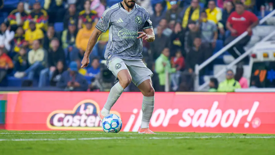 Henry Martín ante Necaxa l IMAGO7