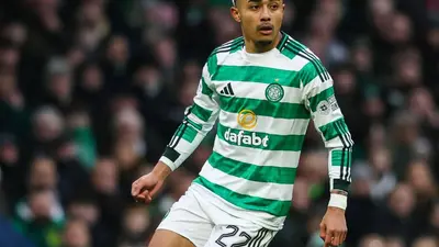 ¡Uno más! Julían Araujo fuera de la convocatoria del Celtic por lesión
