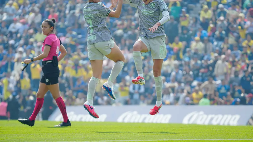 ¡Con “La gata bajo la lluvia”! Así despidió afición al América Femenil tras goleada a Pumas