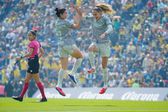 ¡Con “La gata bajo la lluvia”! Así despidió afición al América Femenil tras goleada a Pumas