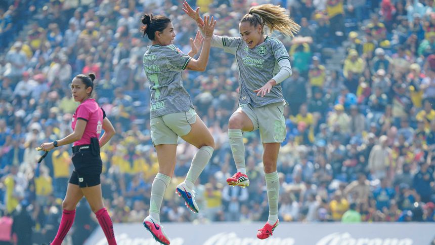 América Femenil celebrando ante Pumas Femenil l IMAGO7