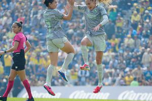 América Femenil celebrando ante Pumas Femenil l IMAGO7