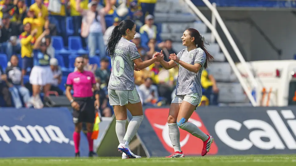 América celebrando gol ante Pumas Femenil l IMAGO7