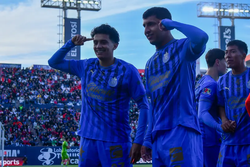 Ledezma y González celebrando gol ante San Luis l IMAGO7